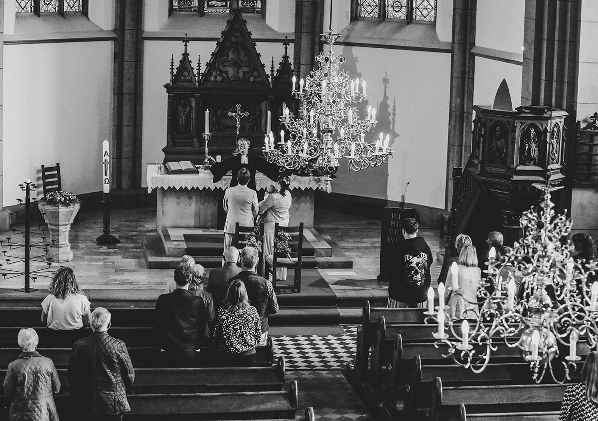 Hochzeitsfotograf fuer kirchliche Trauung in Bielefeld,-Gütersloh,-Paderborn,-Lippe,-Herford