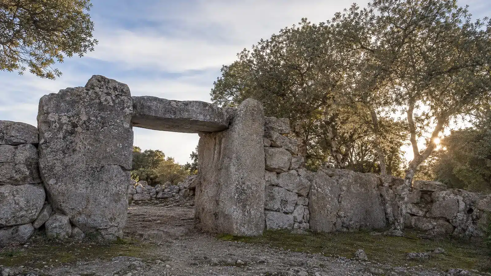 Artà ist eine eigenständige Gemeinde im Nordosten. Zum Gemeindegebiet gehören der Hauptort, Colònia de Sant Pere, Betlem und weite Flächen der Halbinsel Llevant. auf Mallorca – Strand, Küste und Atmosphäre