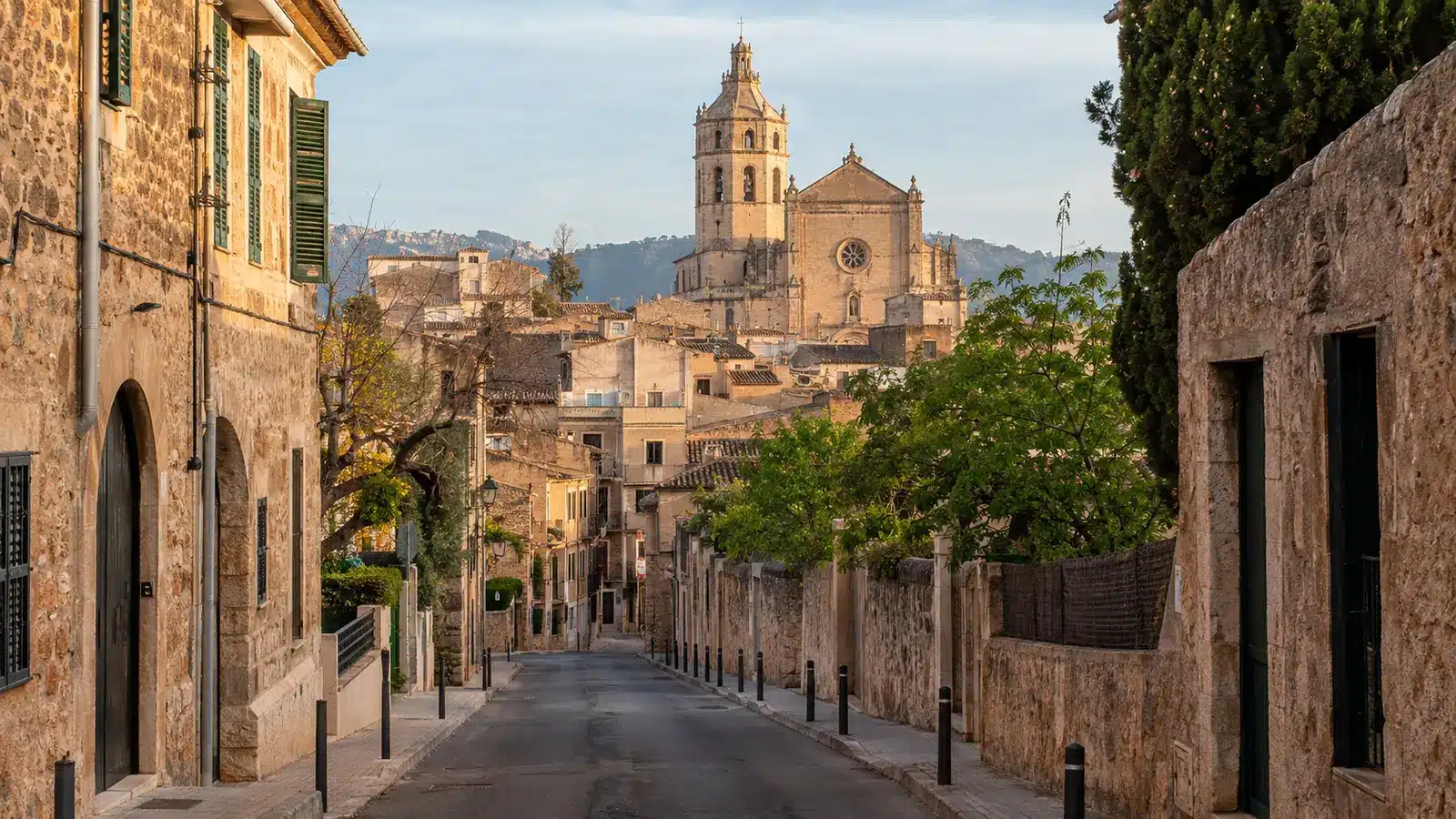Kirche Sant Miquel über der Altstadt von Felanitx auf Mallorca