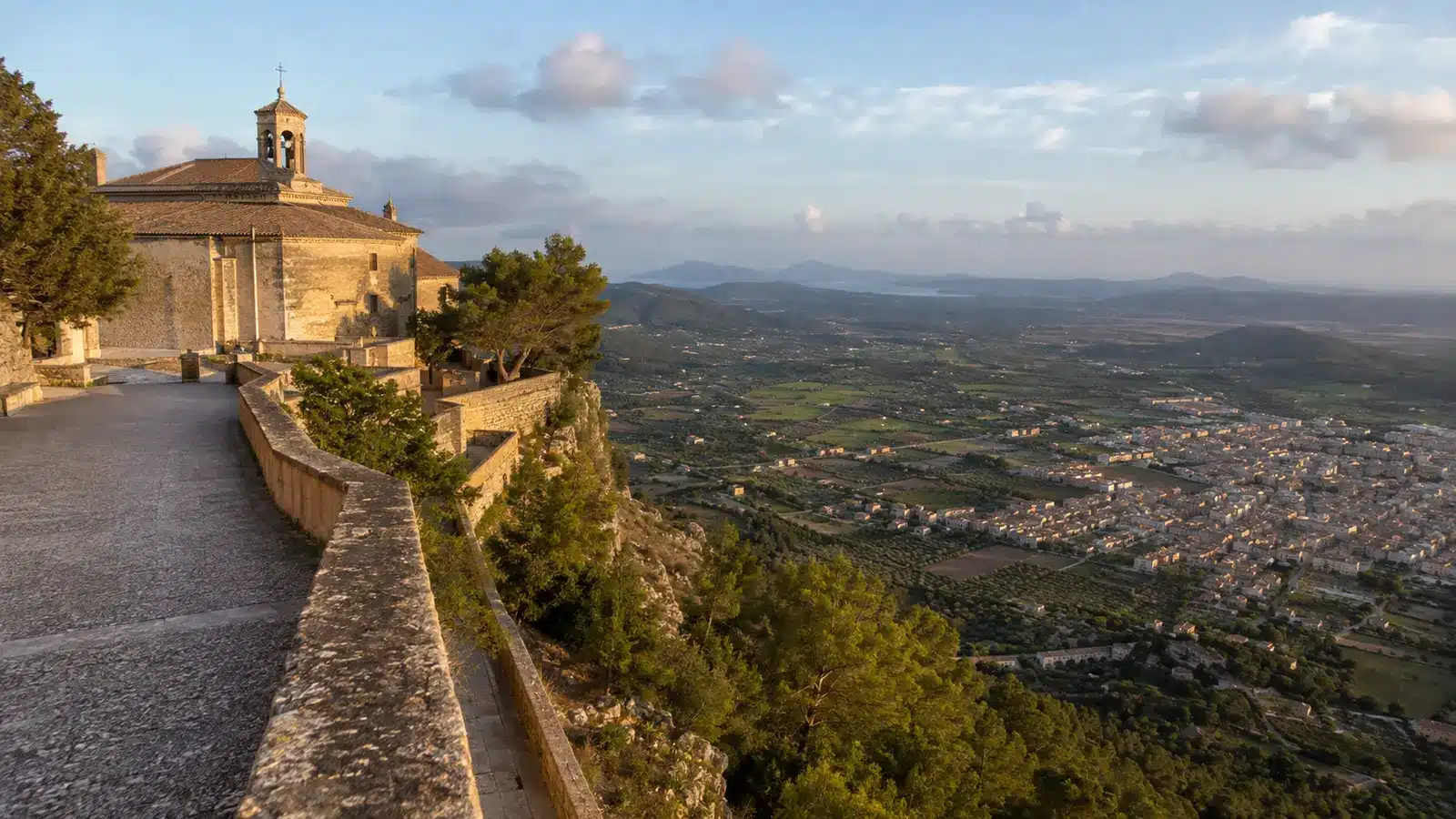 Felanitx ist Hauptort einer weitläufigen Gemeinde zwischen Inselinnerem und Südostküste. auf Mallorca – Strand, Küste und Atmosphäre