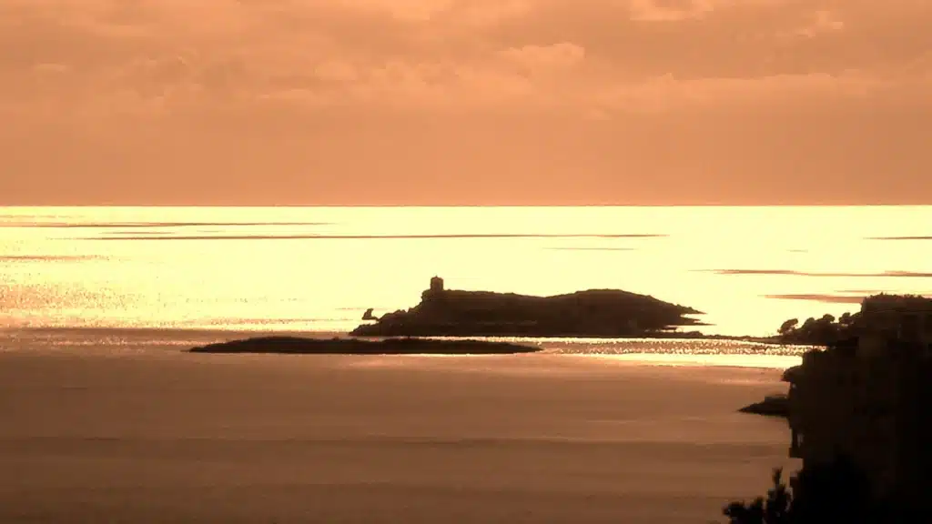 Illetes auf Mallorca mit Küsten- oder Ortslandschaft