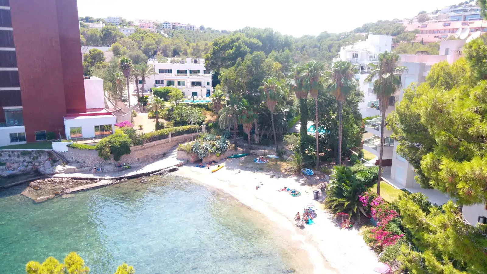 Bendinat gehört zur Gemeinde Calvià. Die Seite behandelt den Ort als eigenständiges Reiseziel, verbindet ihn aber mit den Landschaften, Angeboten und Ausflugszielen des Gemeindegebiets. auf Mallorca – Sehenswürdigkeit und Landschaft