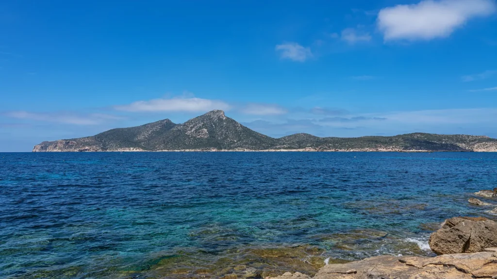 Sant Elm auf Mallorca mit Küsten- oder Ortslandschaft